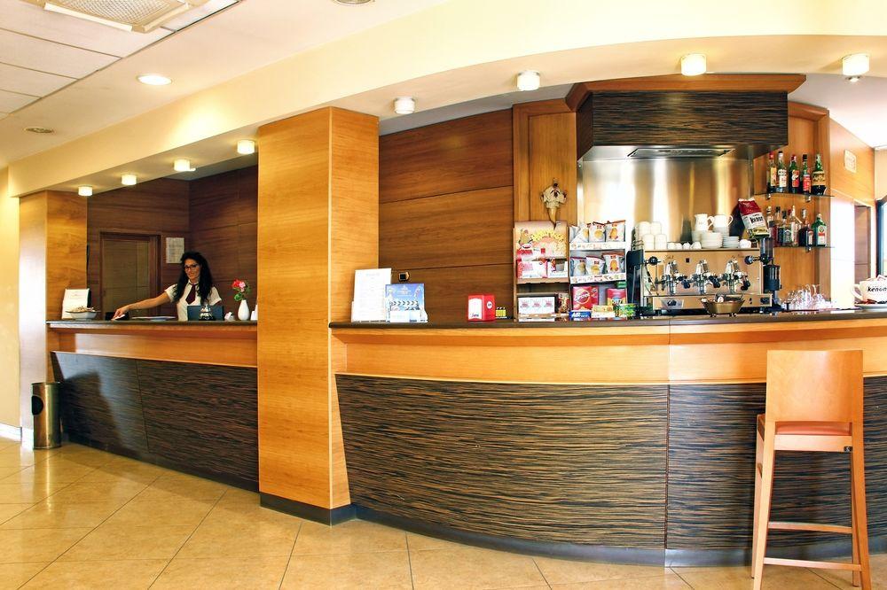 קאסוריה City Hotel מראה חיצוני תמונה
