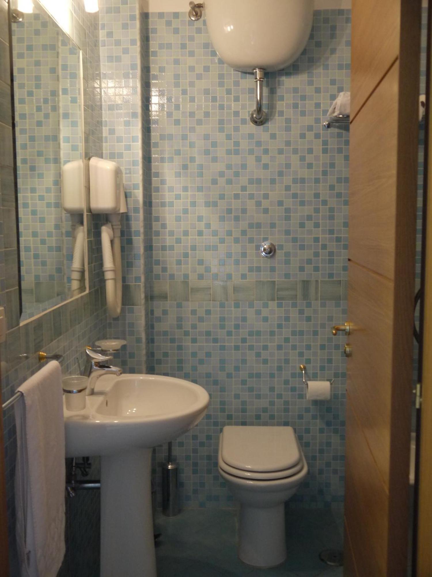 קאסוריה City Hotel מראה חיצוני תמונה