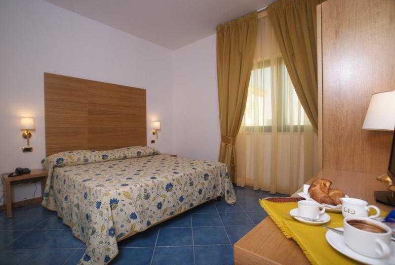 קאסוריה City Hotel מראה חיצוני תמונה