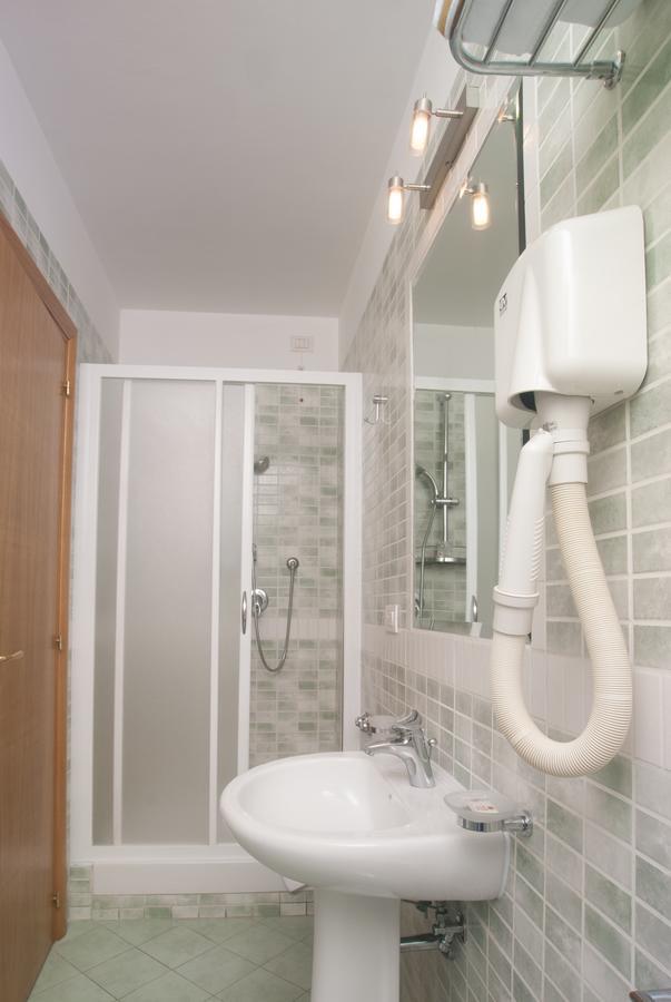 קאסוריה City Hotel מראה חיצוני תמונה