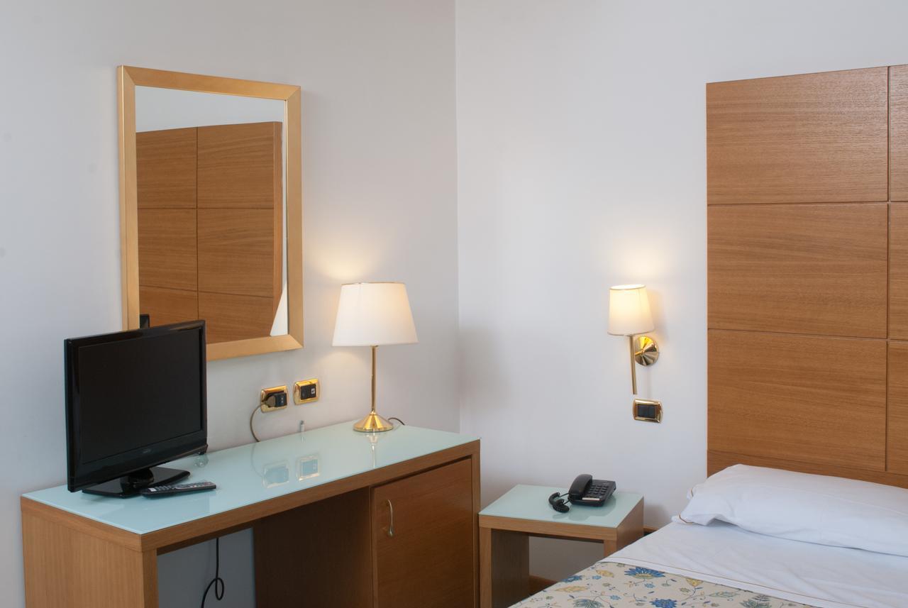 קאסוריה City Hotel מראה חיצוני תמונה
