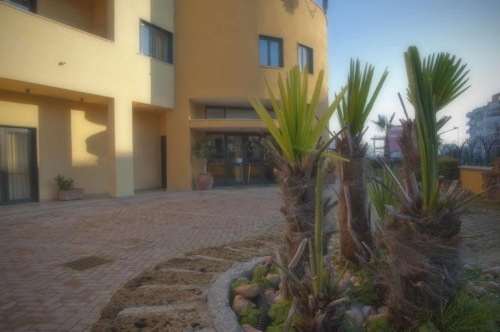 קאסוריה City Hotel מראה חיצוני תמונה