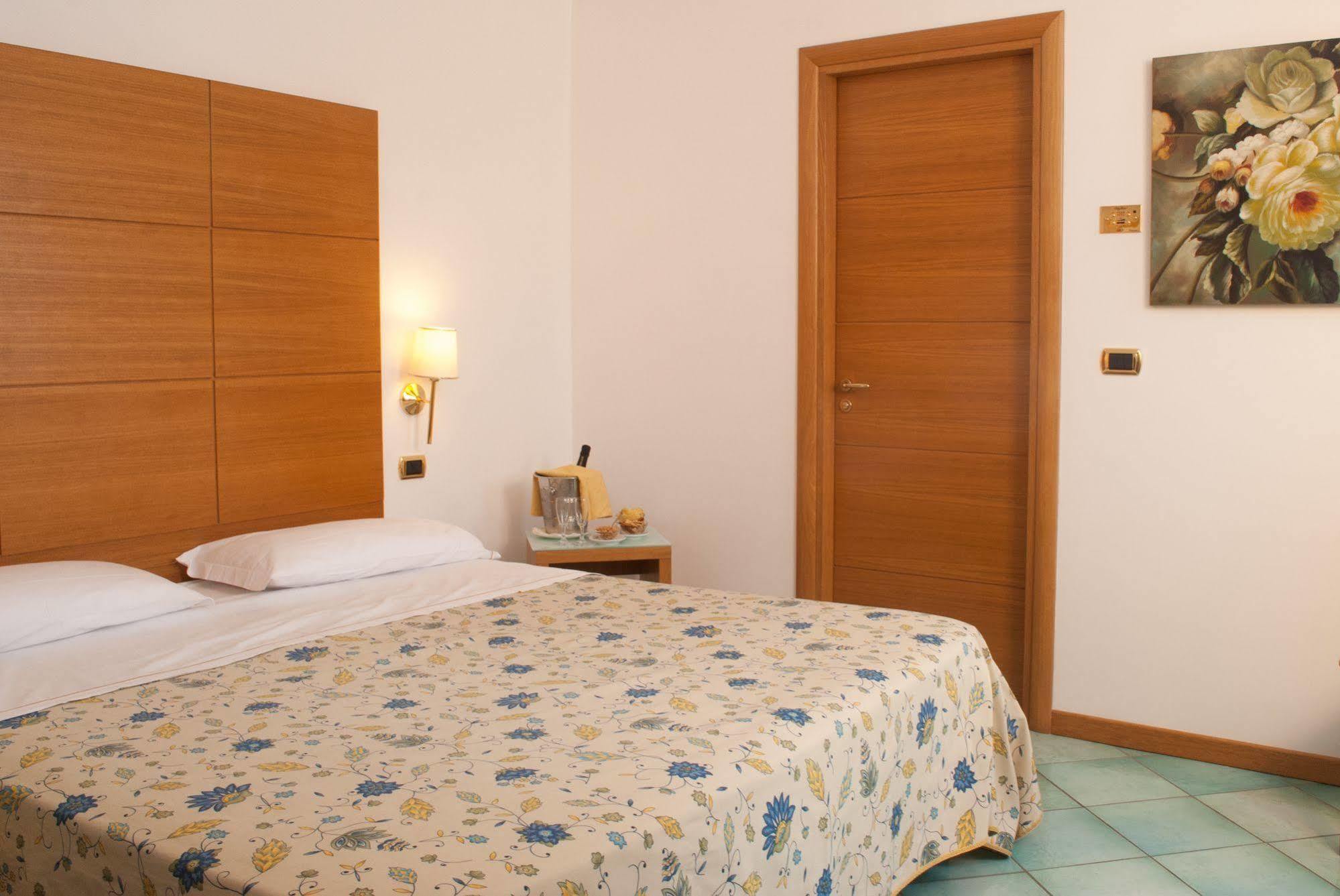 קאסוריה City Hotel מראה חיצוני תמונה
