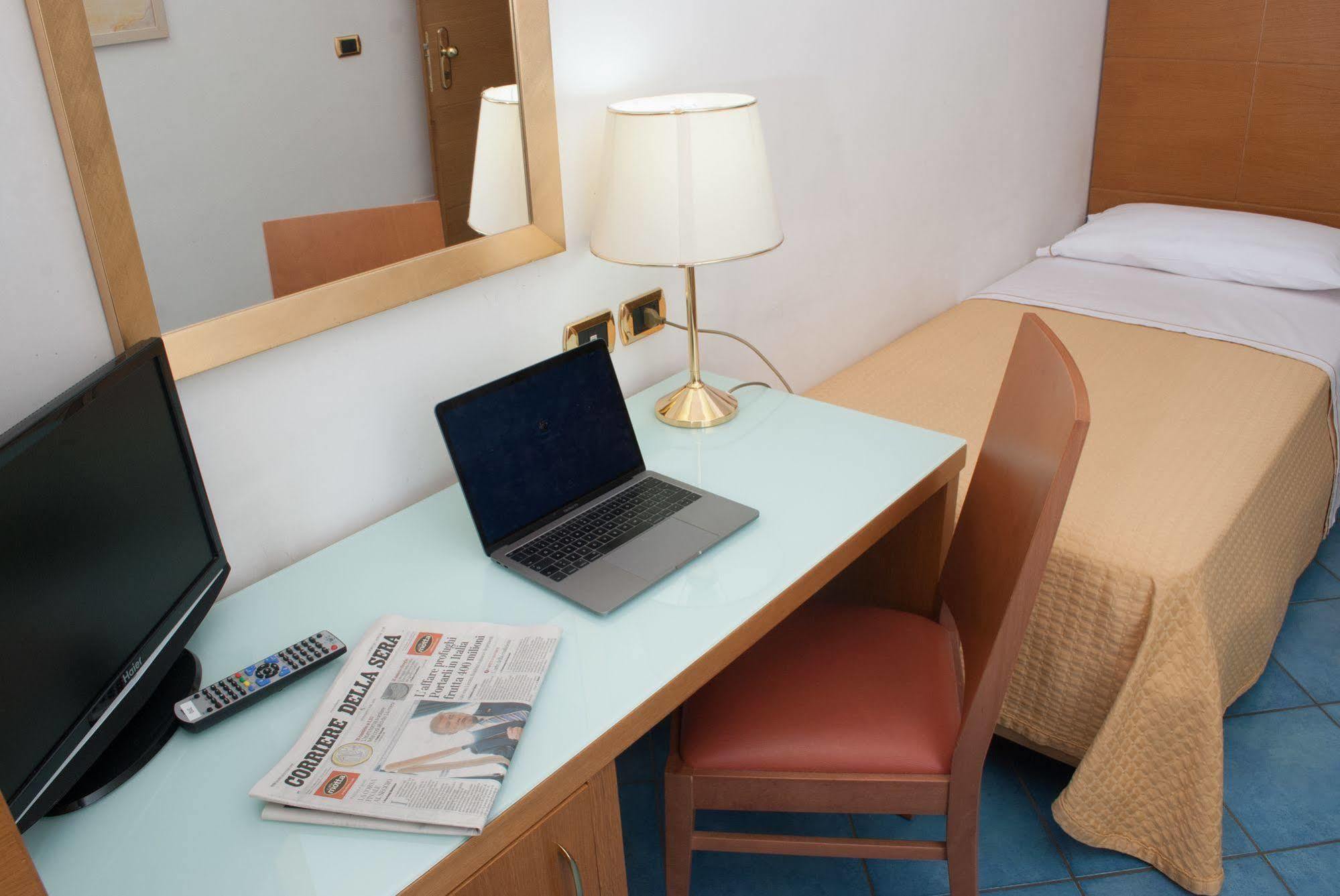 קאסוריה City Hotel מראה חיצוני תמונה