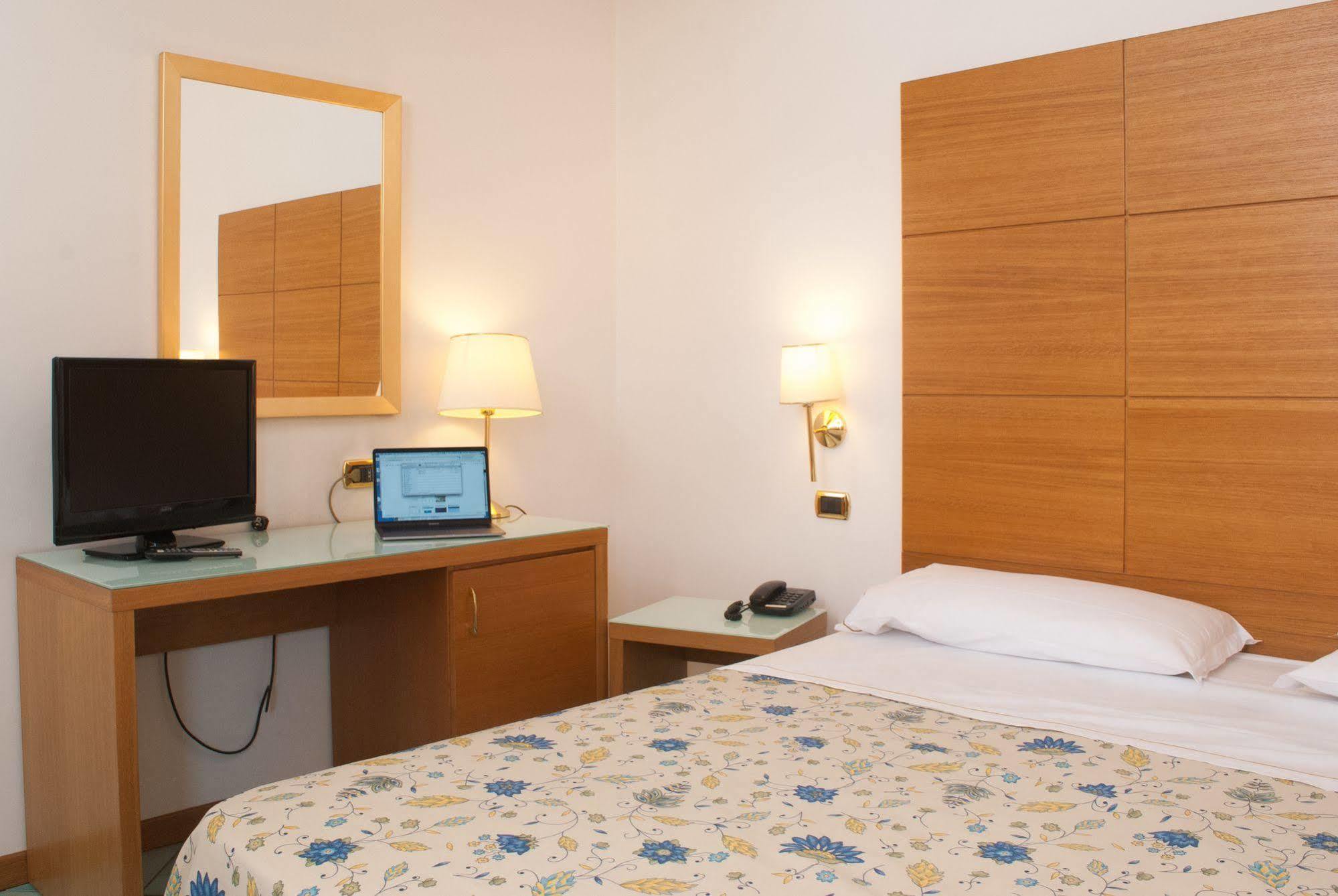 קאסוריה City Hotel מראה חיצוני תמונה