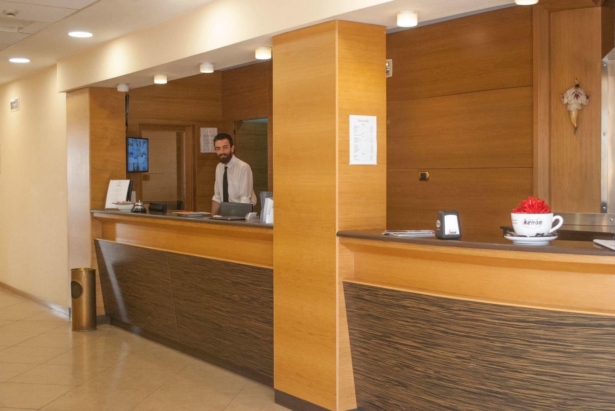 קאסוריה City Hotel מראה חיצוני תמונה