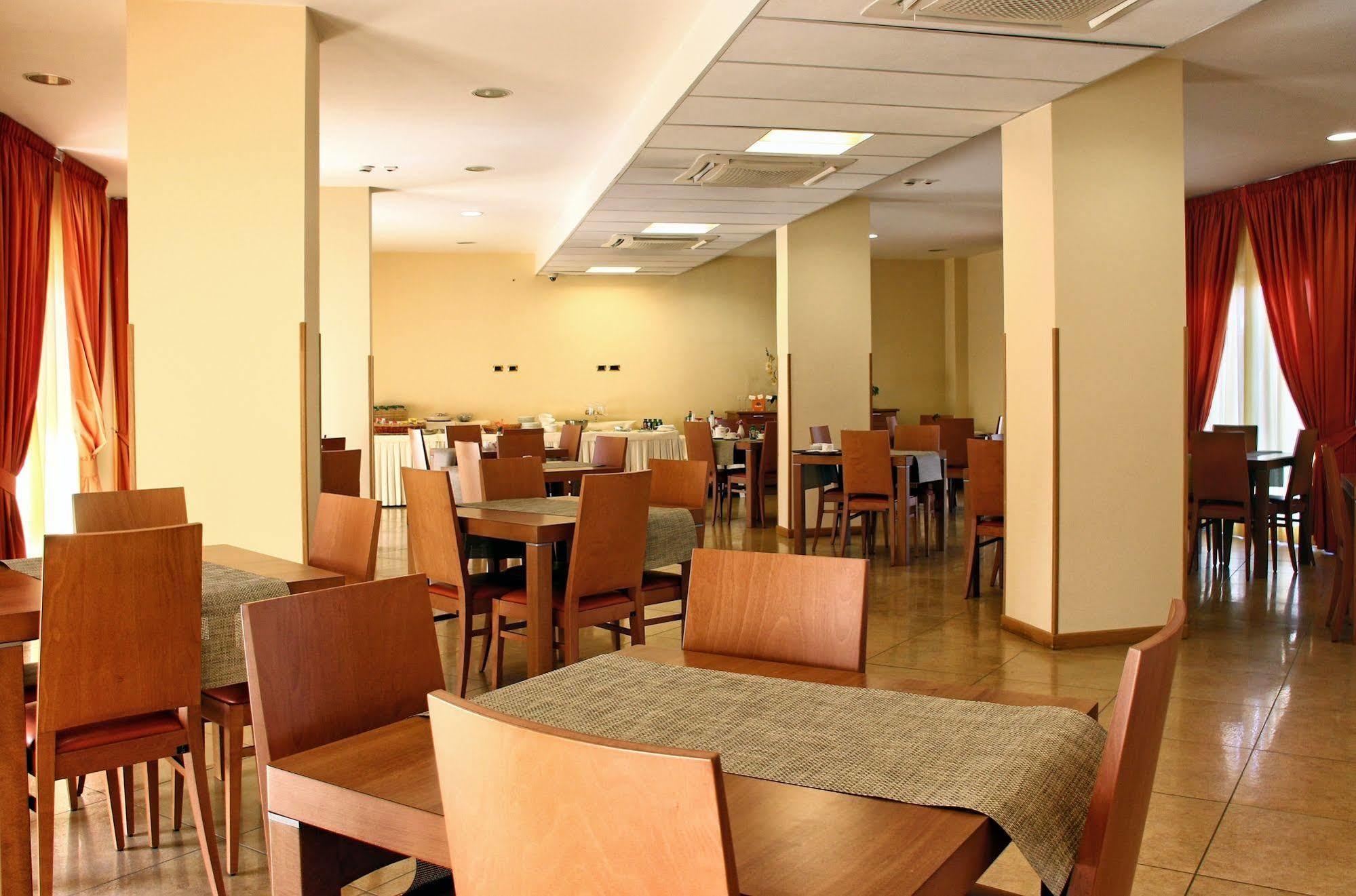 קאסוריה City Hotel מראה חיצוני תמונה